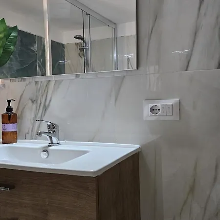 All'ombra Di Porta Nuova アパート パレルモ