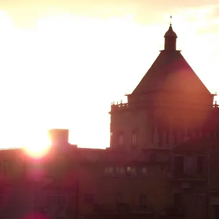 All'ombra Di Porta Nuova * パレルモ