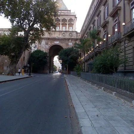 All'ombra Di Porta Nuova شقة باليرمو
